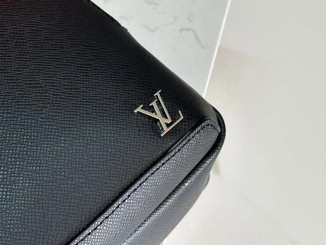 Mens Louis Vuitton Waist Chest Packs Thermal 91615