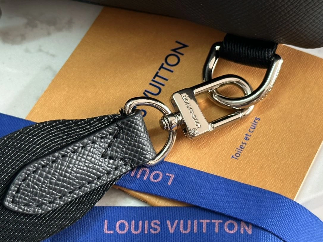 Mens Louis Vuitton Waist Chest Packs Thermal 91615