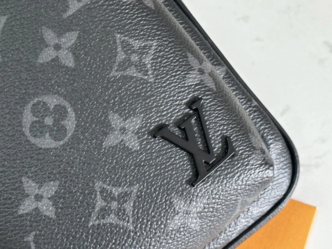 Mens Louis Vuitton Waist Chest Packs Classic 91644