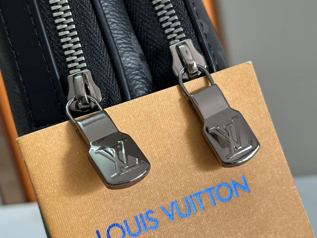 Mens Louis Vuitton Waist Chest Packs Classic 91644