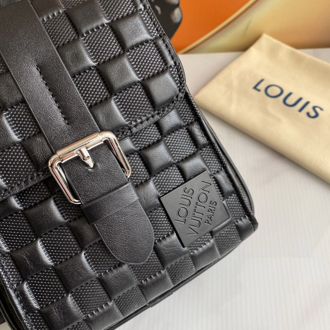Mens Louis Vuitton Waist Chest Packs SunProtective 91611