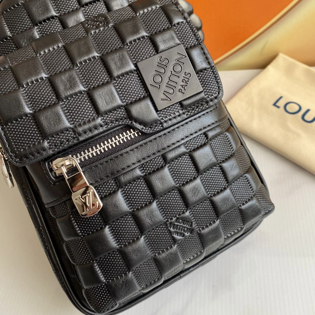 BestValue Mens Louis Vuitton Waist Chest Packs 91610