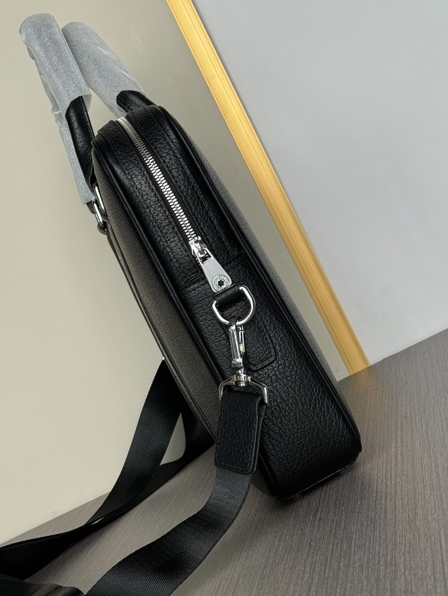 GoAnywhere Mens Montblanc Briefcases 92604