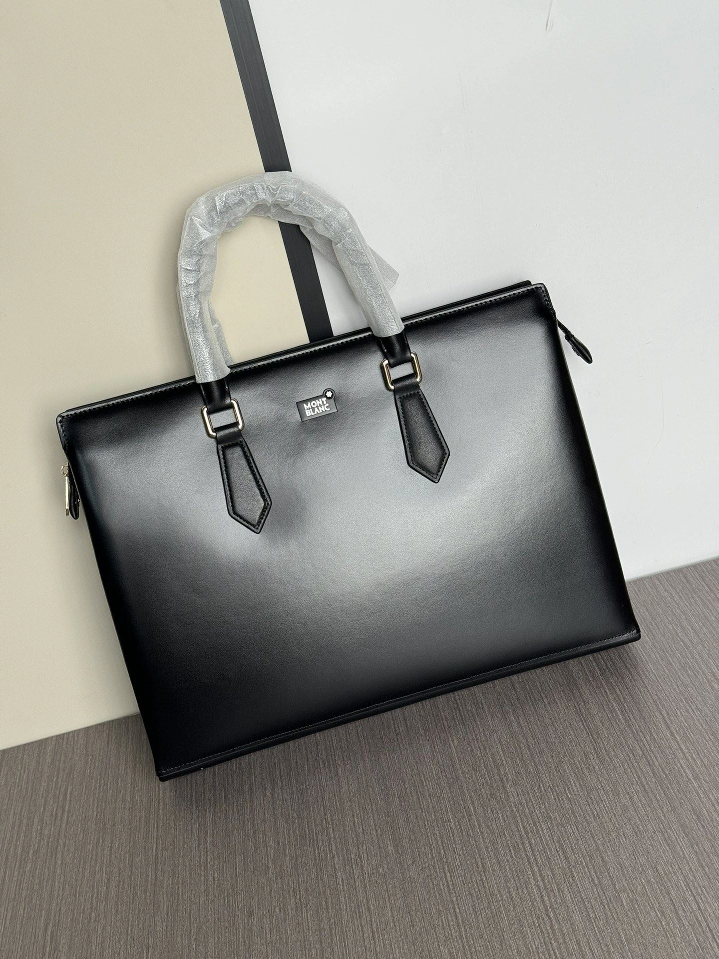 EyeCatching Mens Montblanc Briefcases 92567