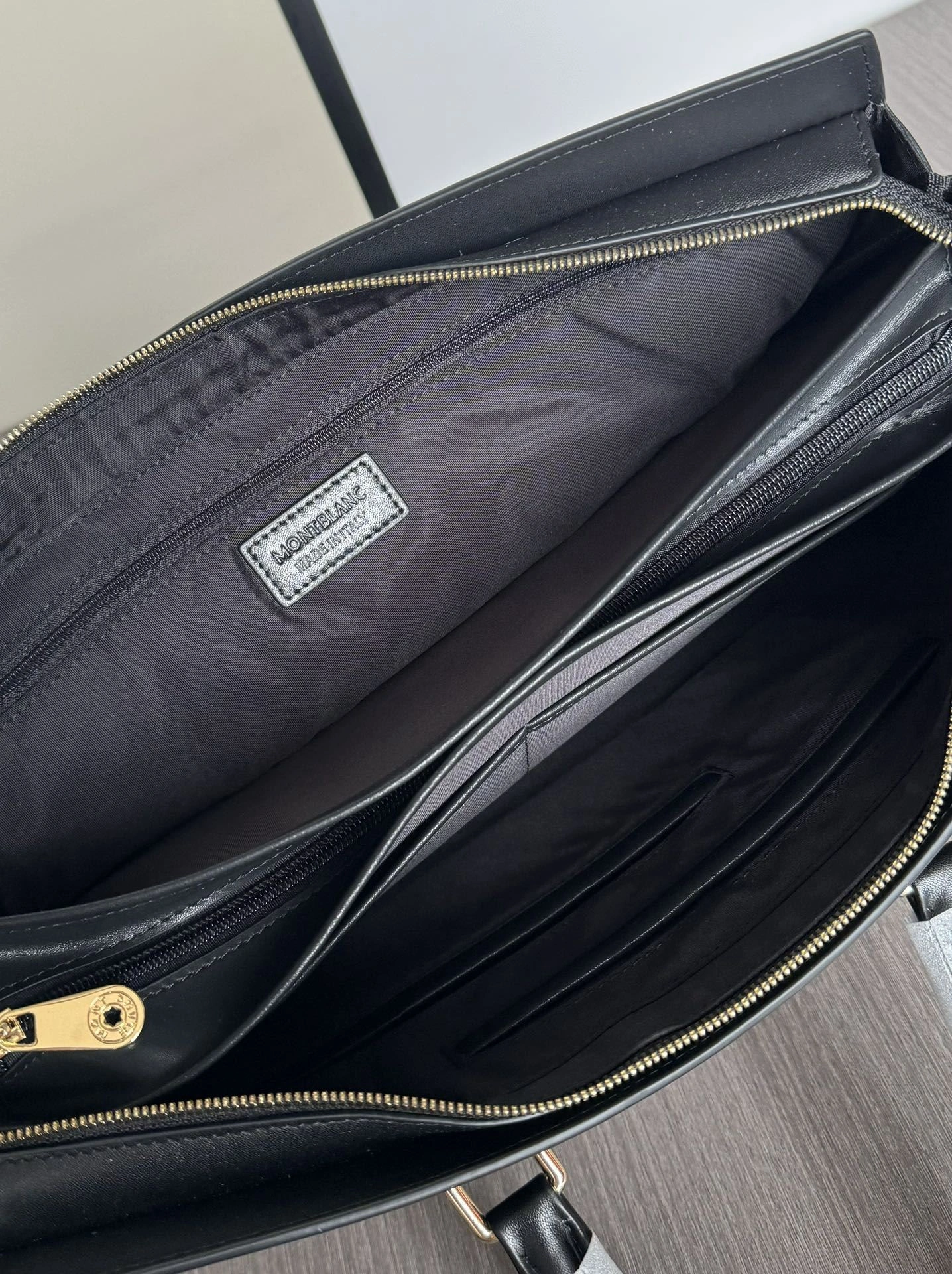 EyeCatching Mens Montblanc Briefcases 92567