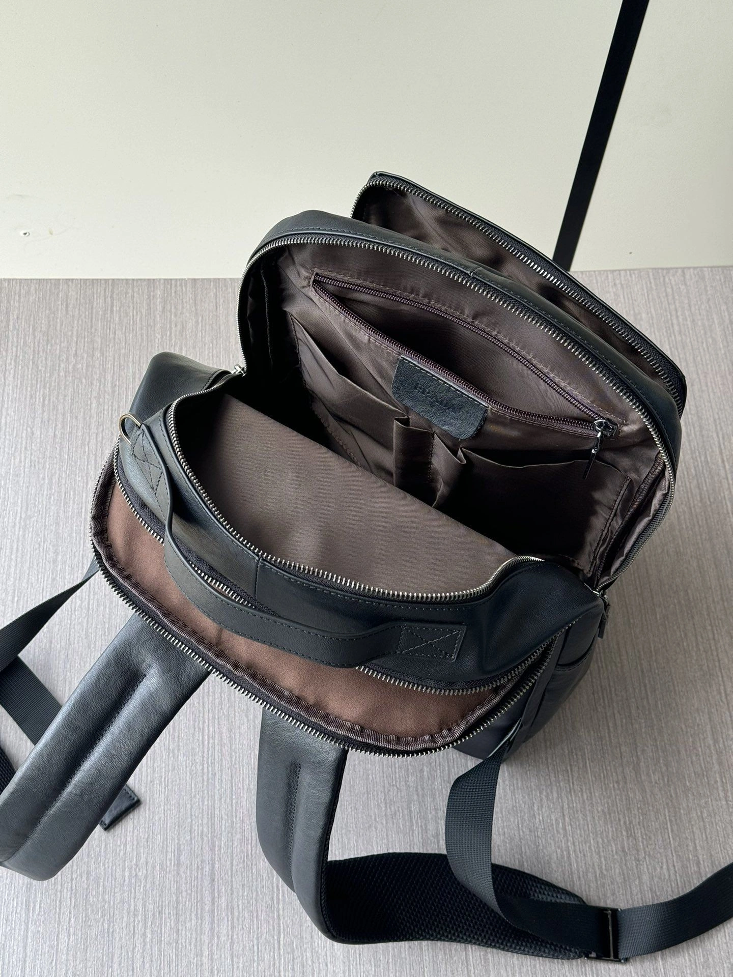 Mens Prada Backpacks ModernLook 92547
