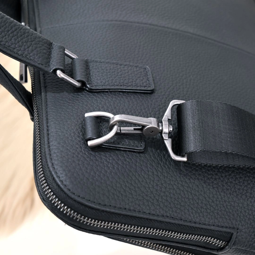 WellDesigned Mens Prada Briefcases 90744
