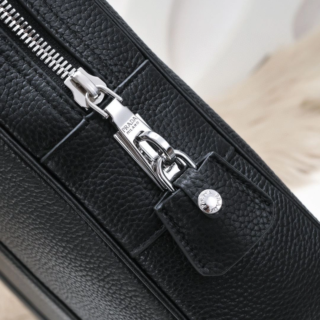 TimelessDesign Mens Prada Briefcases 90745