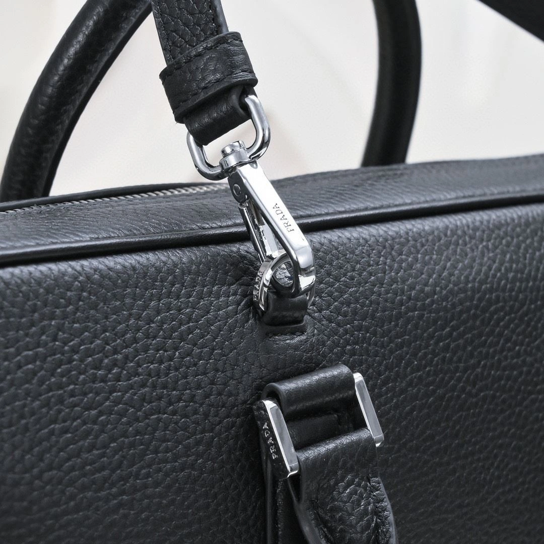 TimelessDesign Mens Prada Briefcases 90745