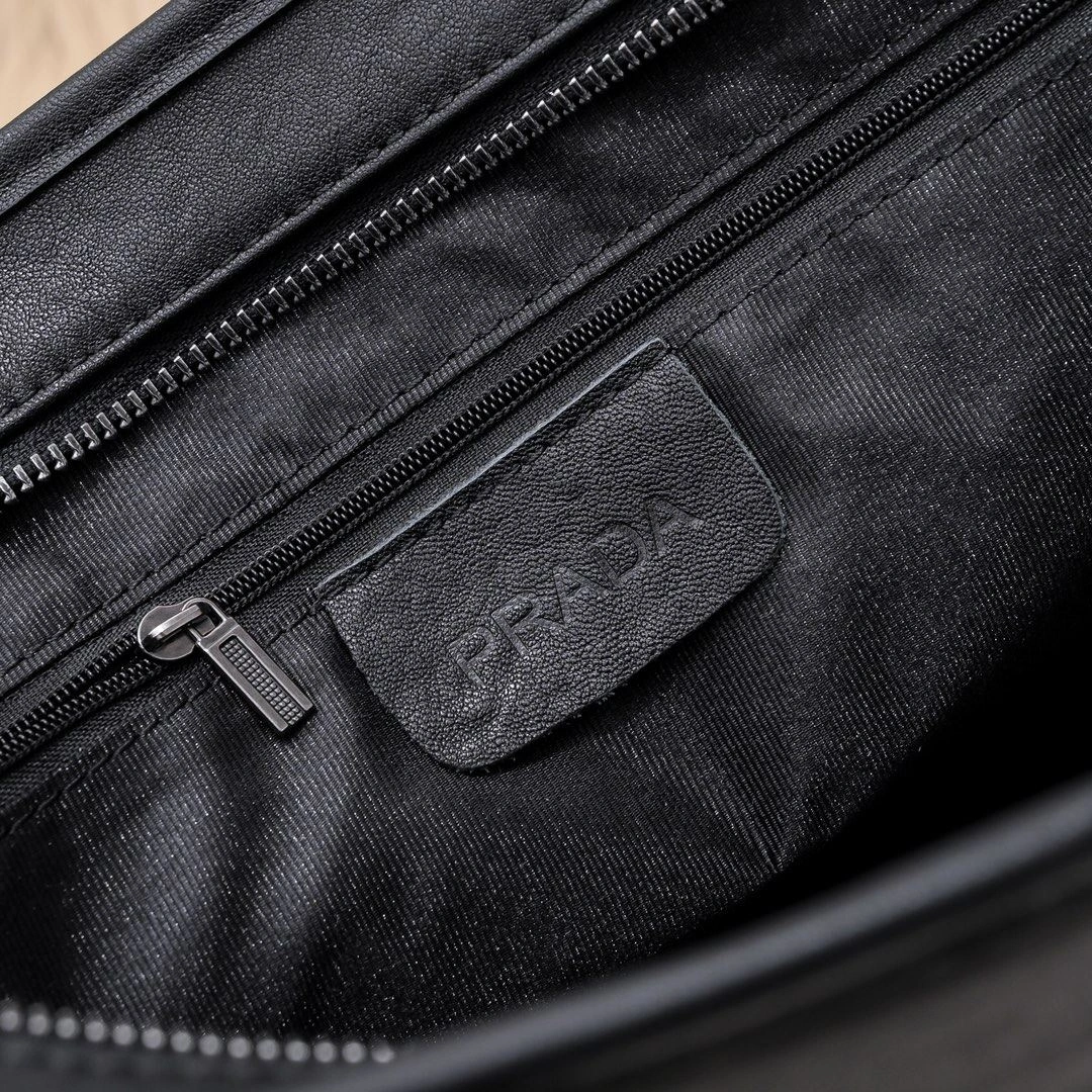 Unisex Mens Prada Briefcases 90724