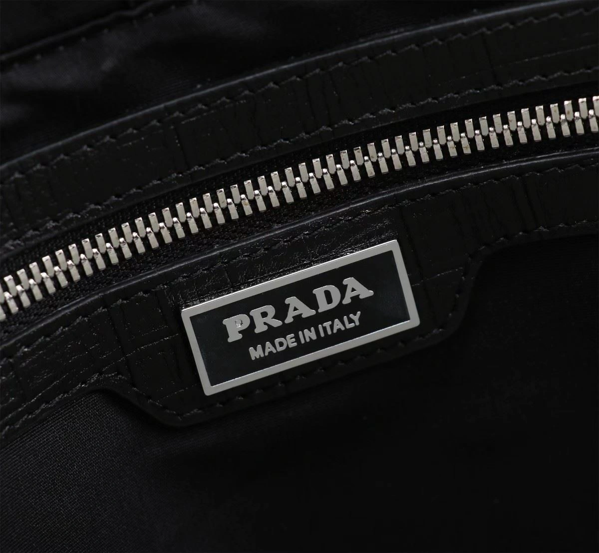 FashionForward Mens Prada Briefcases 92431