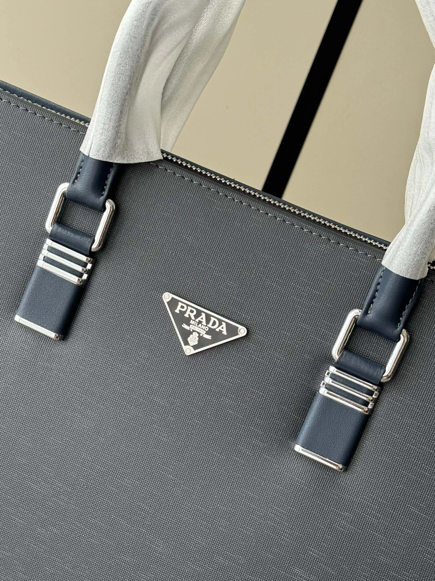 Mens Prada Briefcases Snug 92460