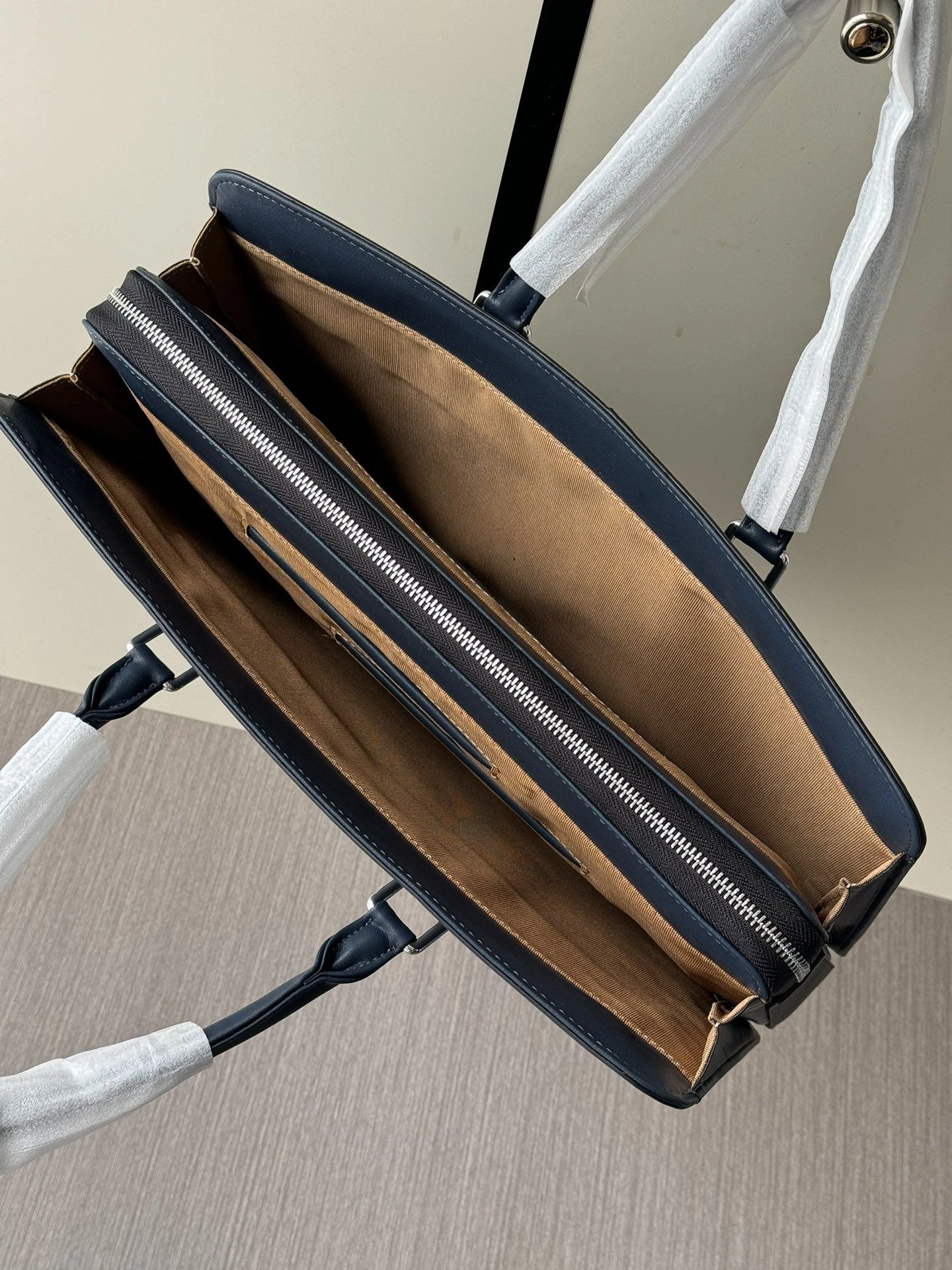 Mens Prada Briefcases Snug 92460