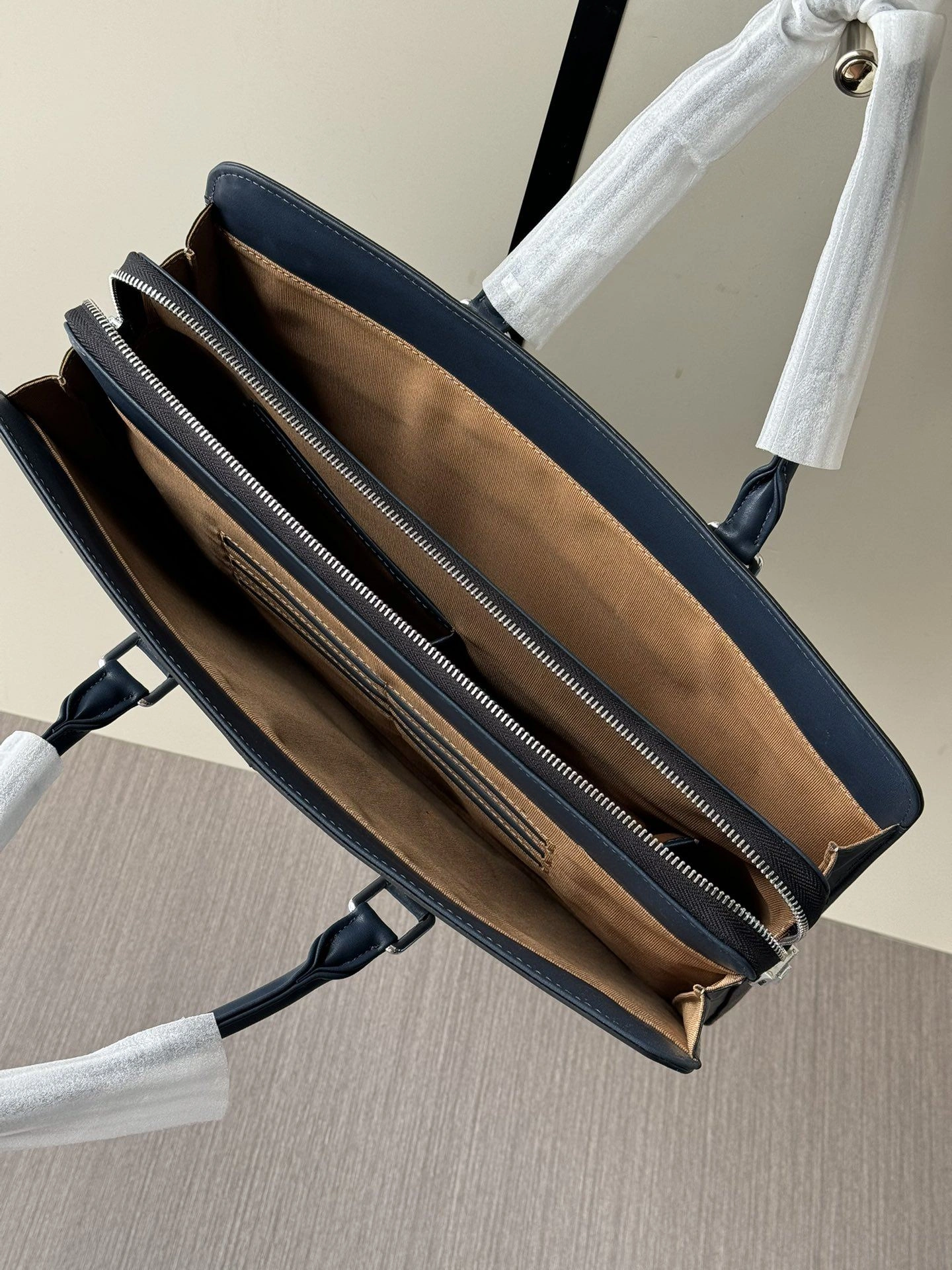 Mens Prada Briefcases Snug 92460