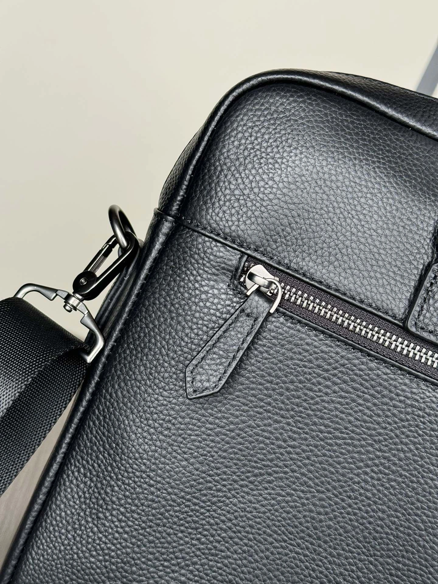 UrbanStyle Mens Prada Briefcases 92419