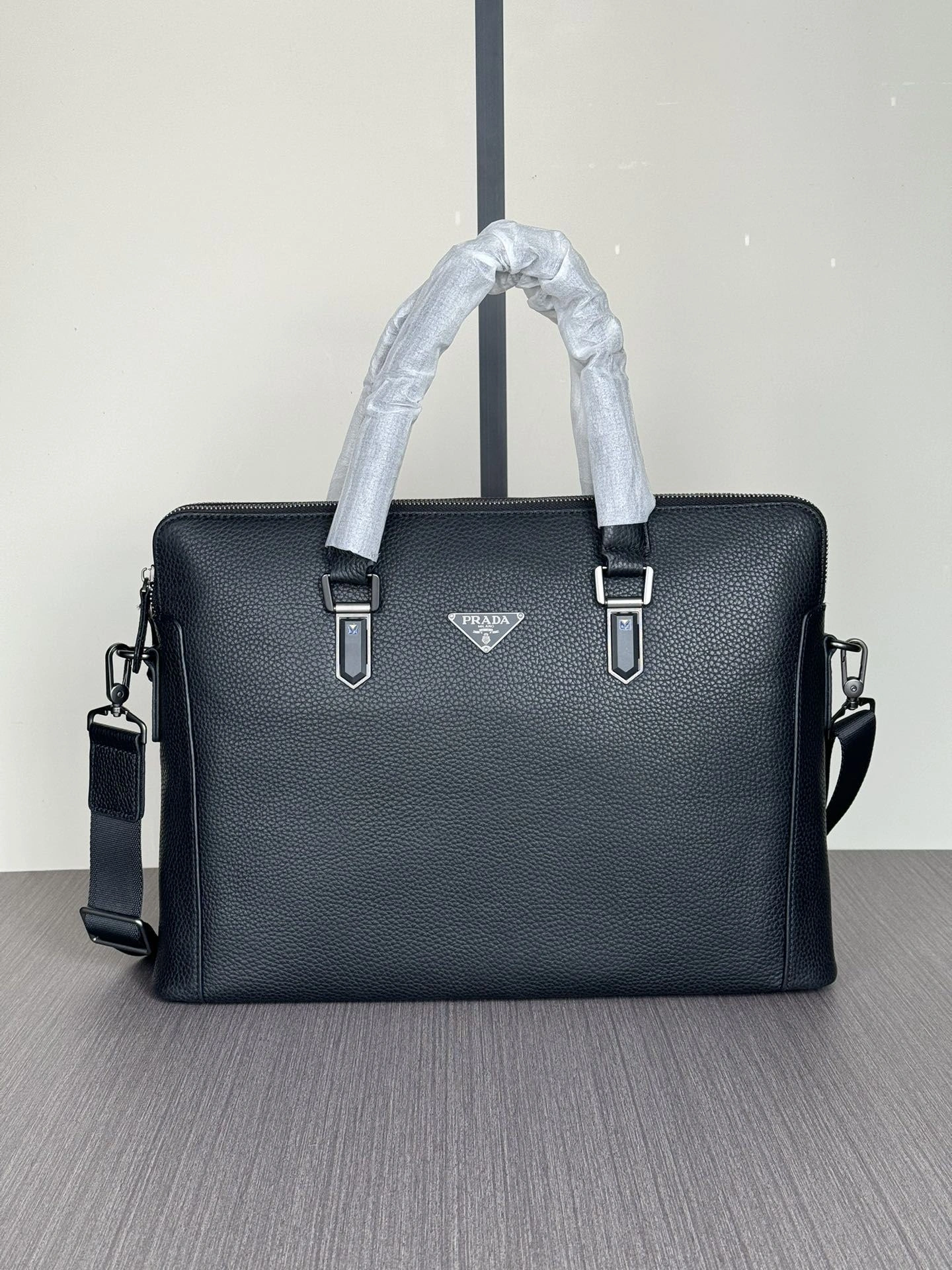 SmoothTexture Mens Prada Briefcases 92418