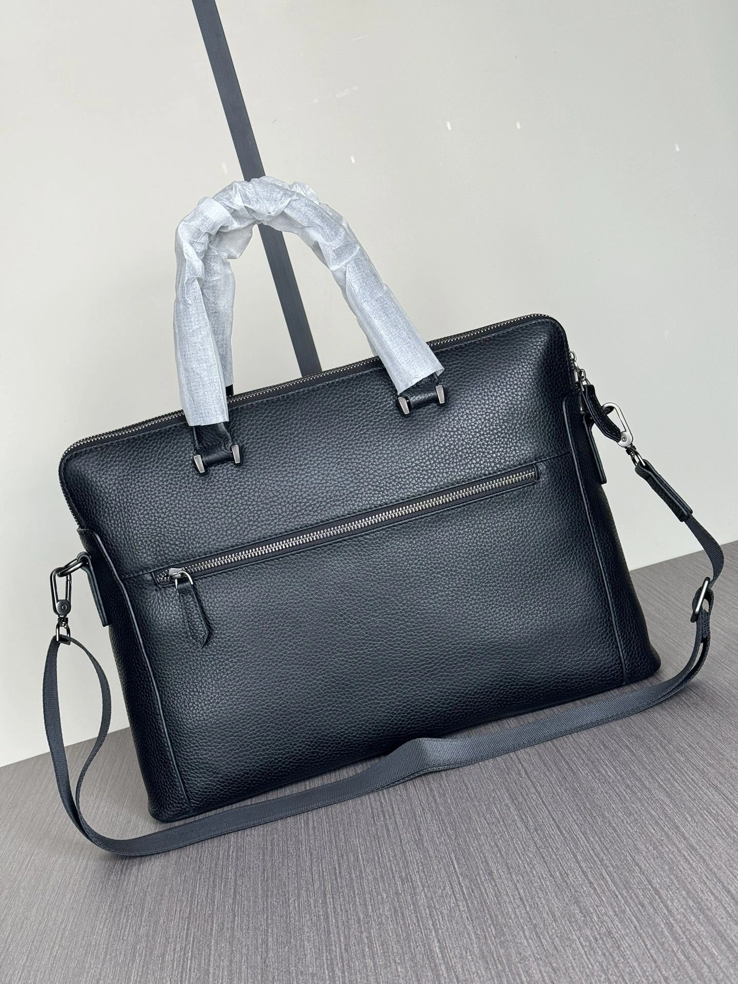 SmoothTexture Mens Prada Briefcases 92418