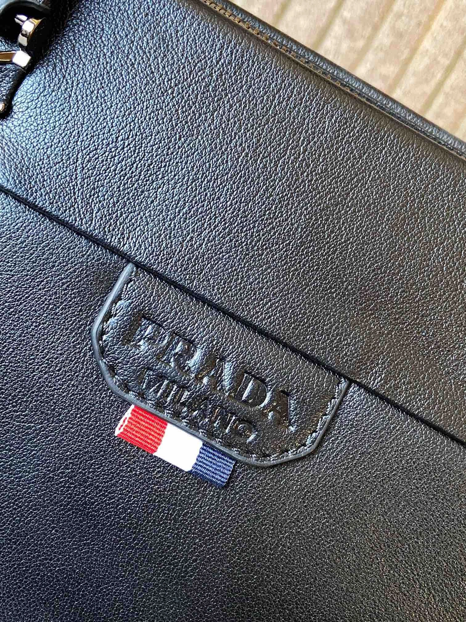 Mens Prada Briefcases Timeless 92407