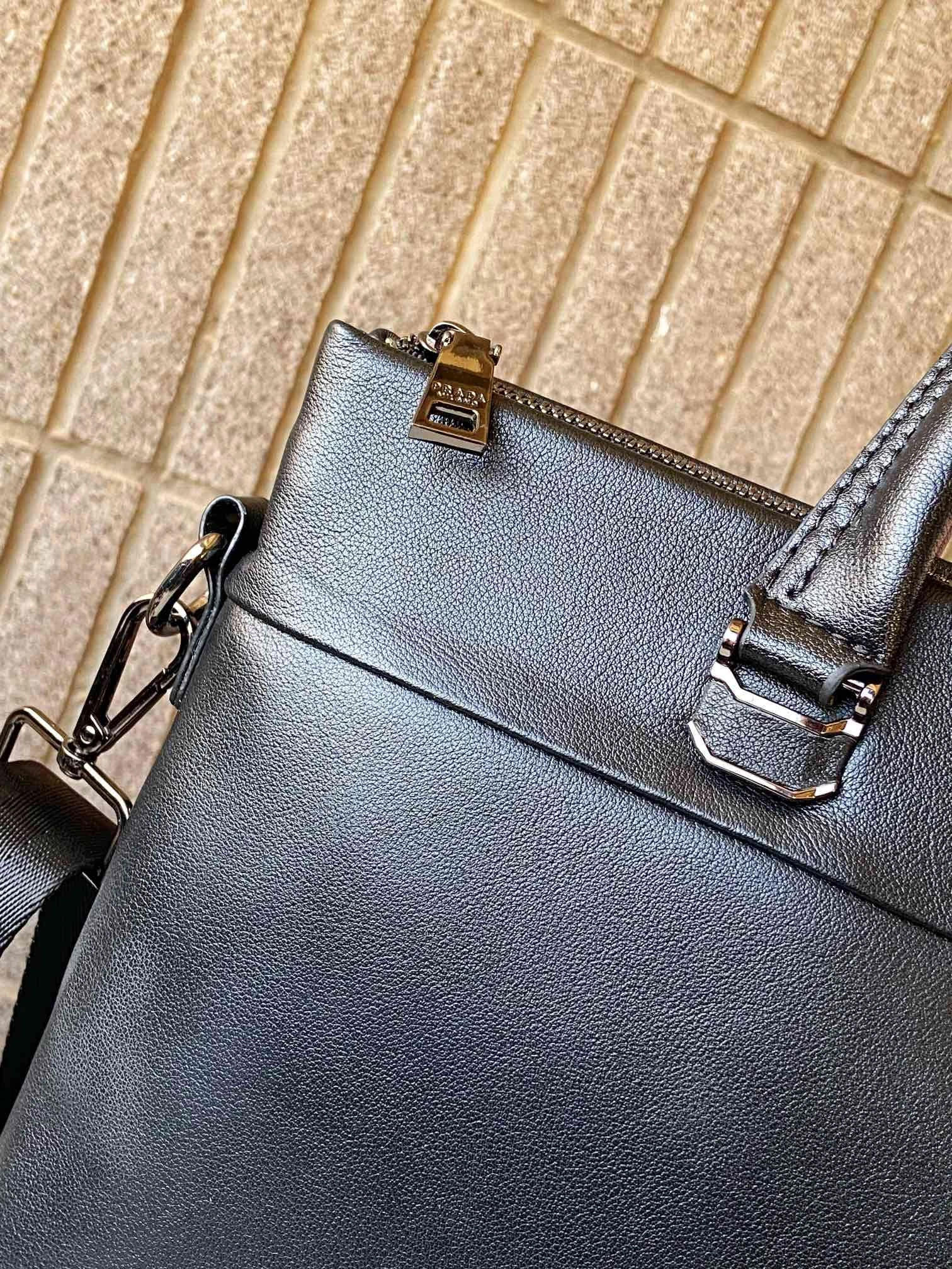 Mens Prada Briefcases Timeless 92407