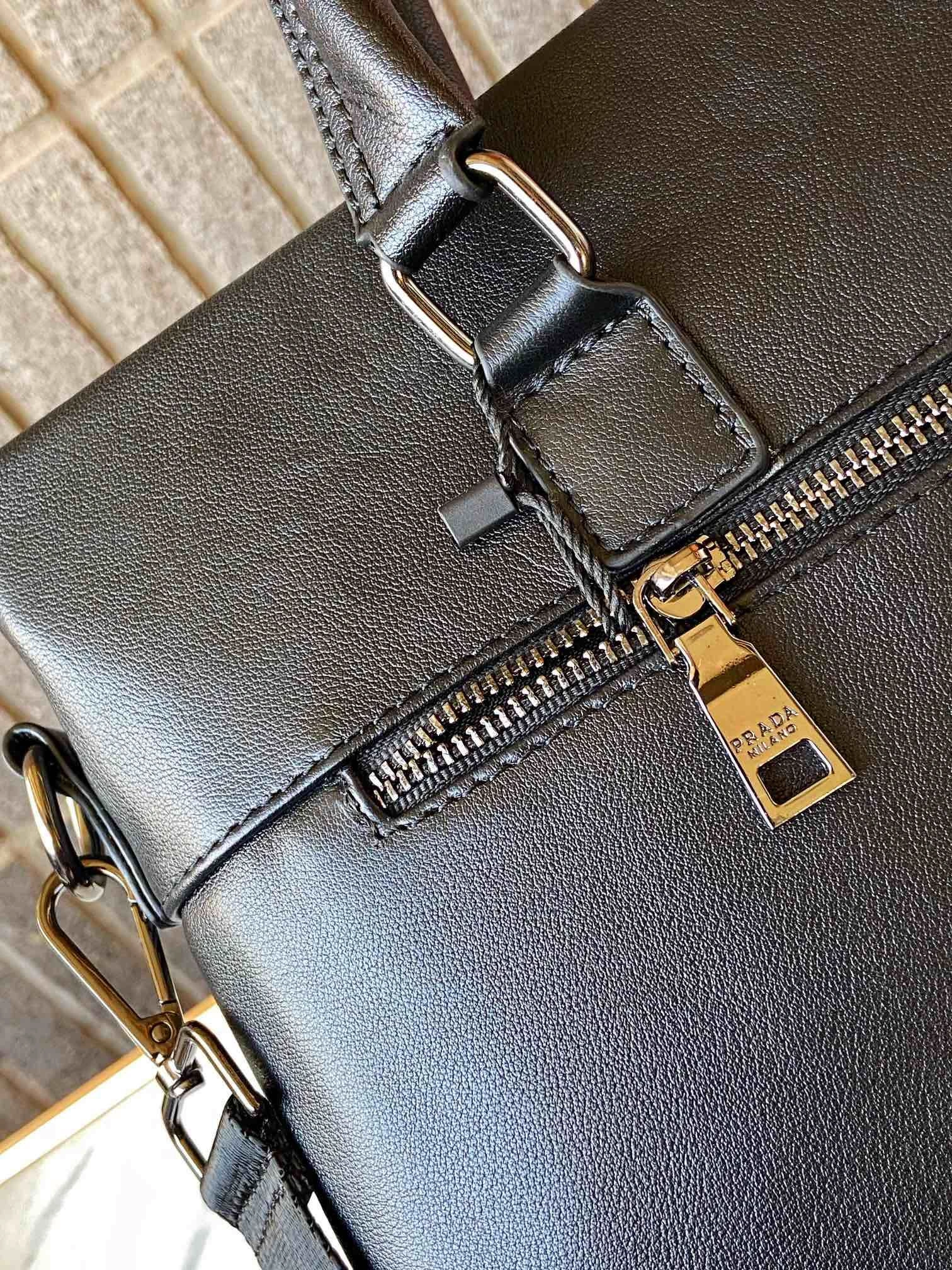 Mens Prada Briefcases Timeless 92407
