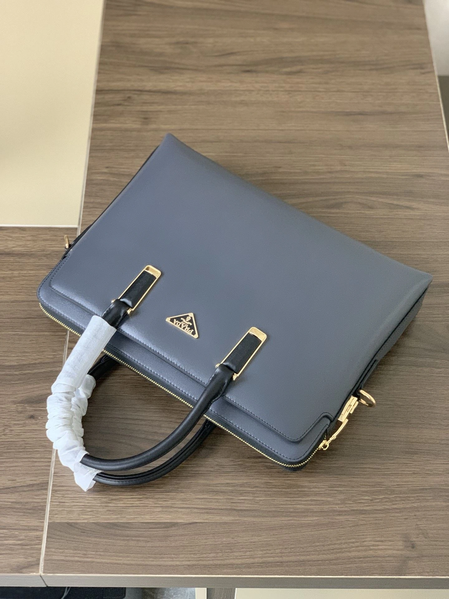 Mens Prada Briefcases Durable 92406