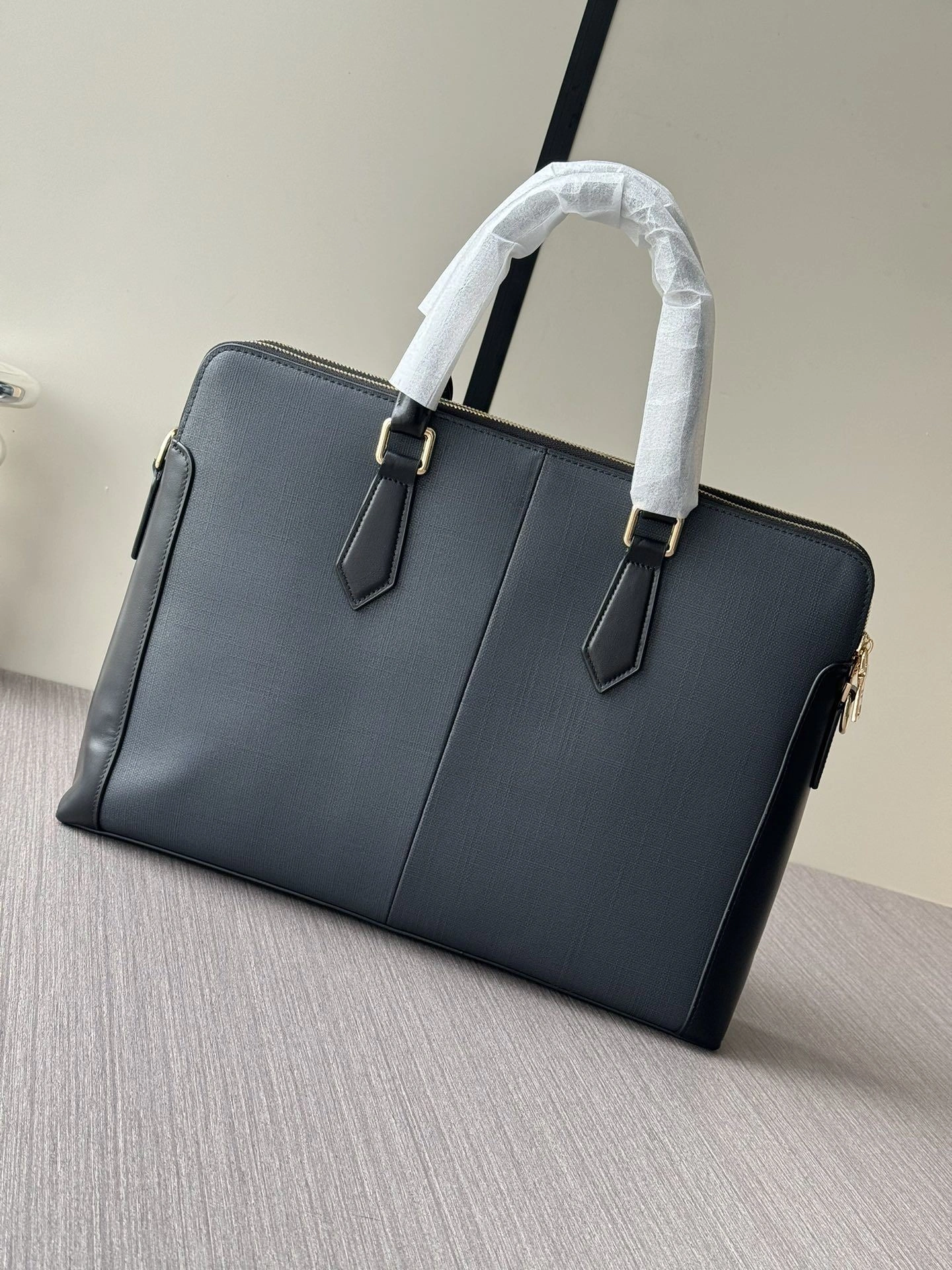 ComfortFit Mens Prada Briefcases 92401