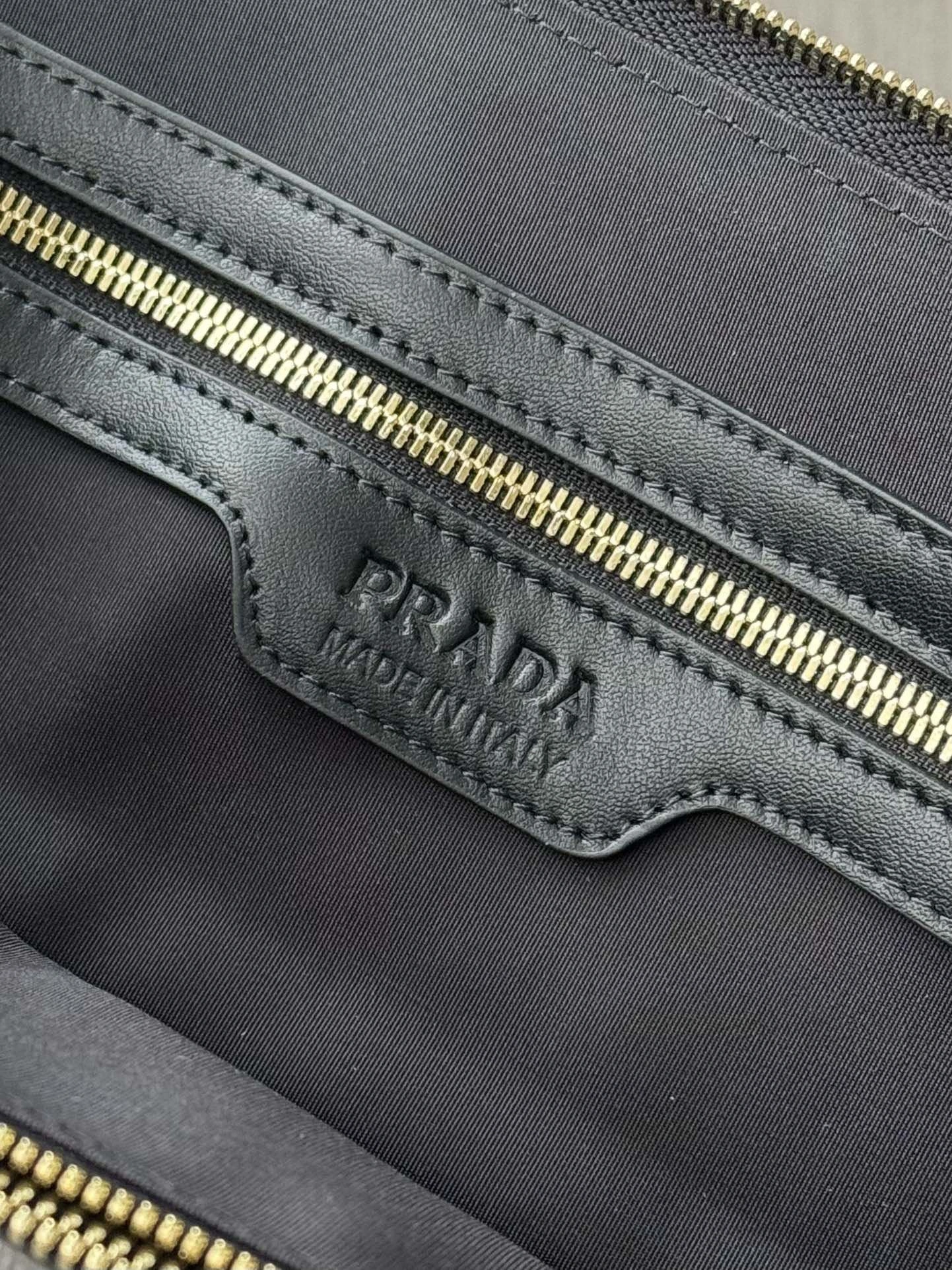 ComfortFit Mens Prada Briefcases 92401