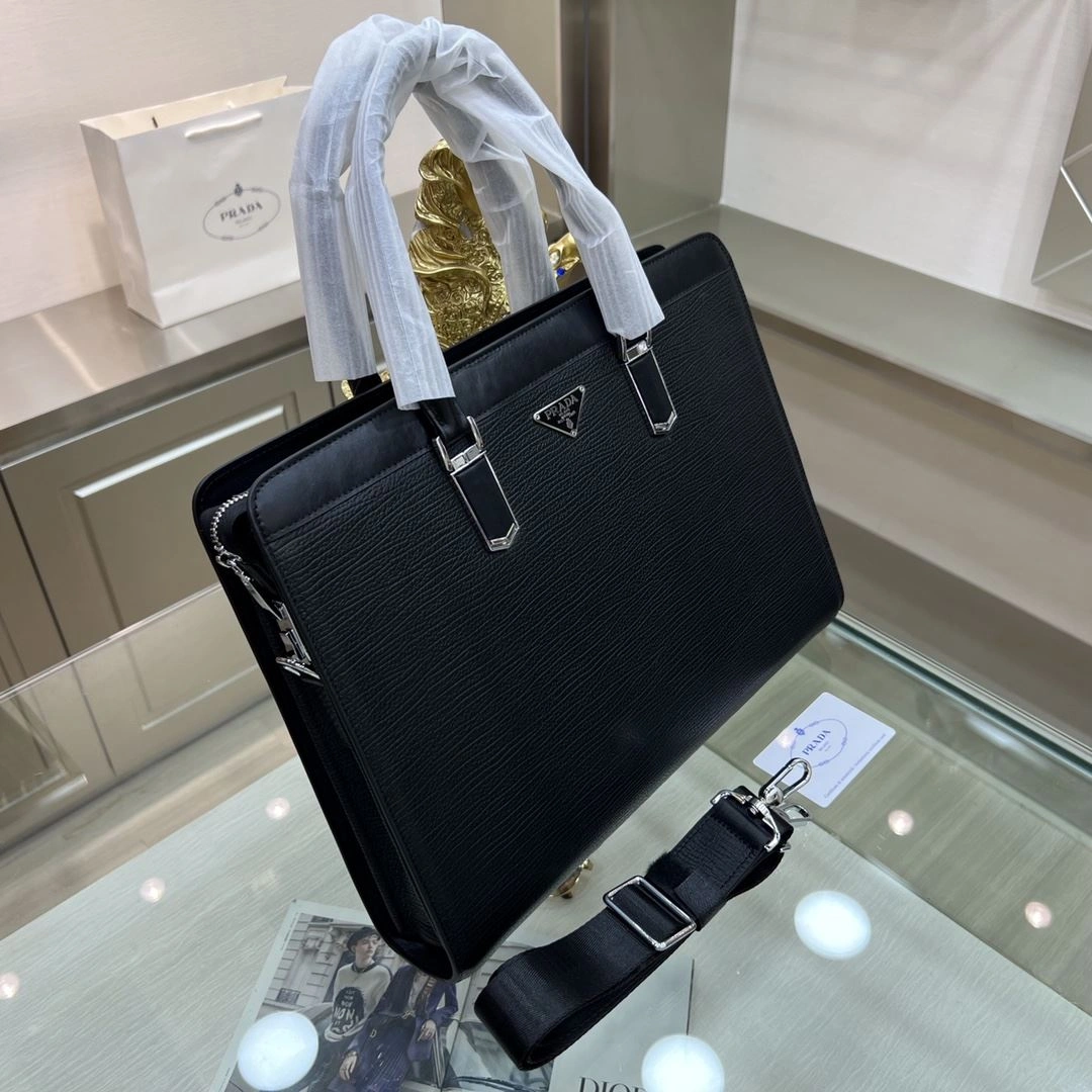 Mens Prada Briefcases WaterResistant 91557