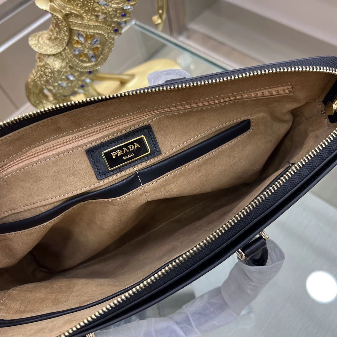 Mens Prada Briefcases Durable 91570