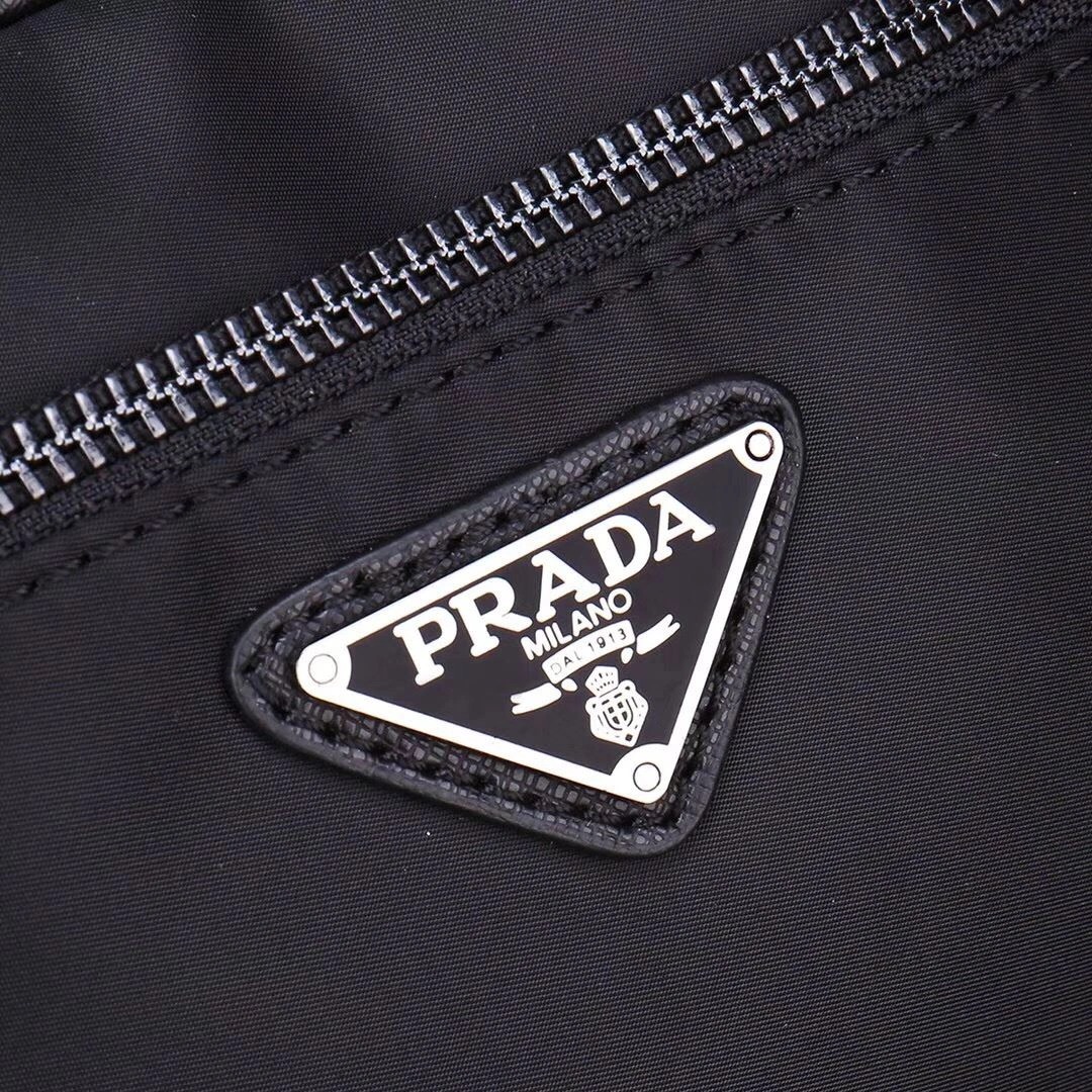 Flexible Mens Prada Clutch Bags 90736