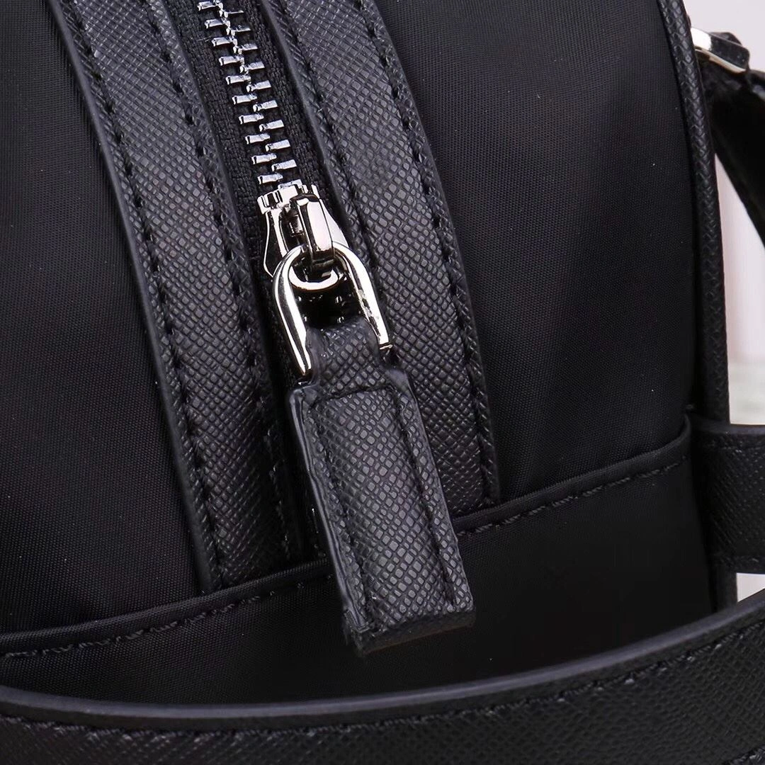 Flexible Mens Prada Clutch Bags 90736