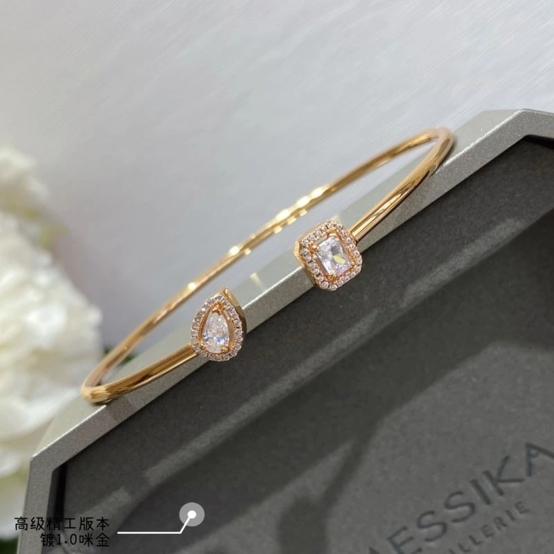 Functional Messika Bracelets 210656