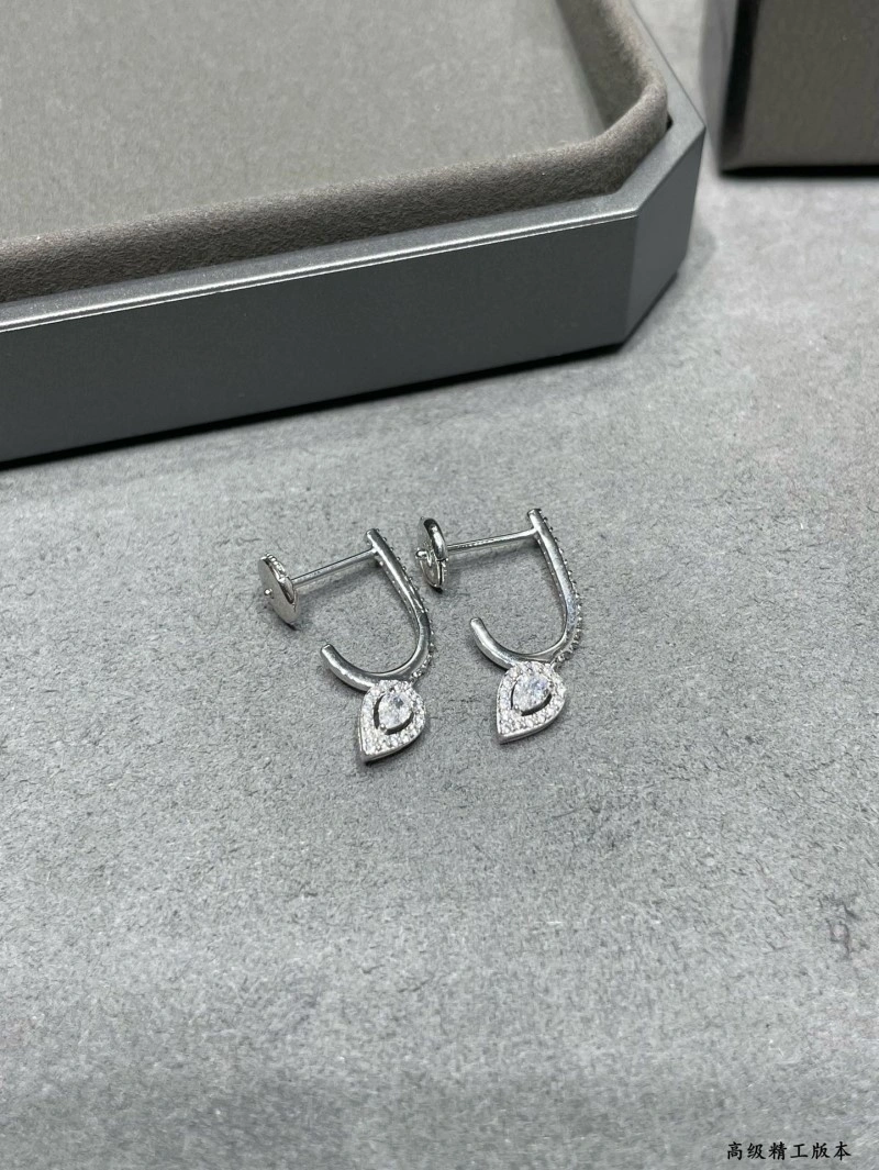 Lightweight Messika Earrings 208577