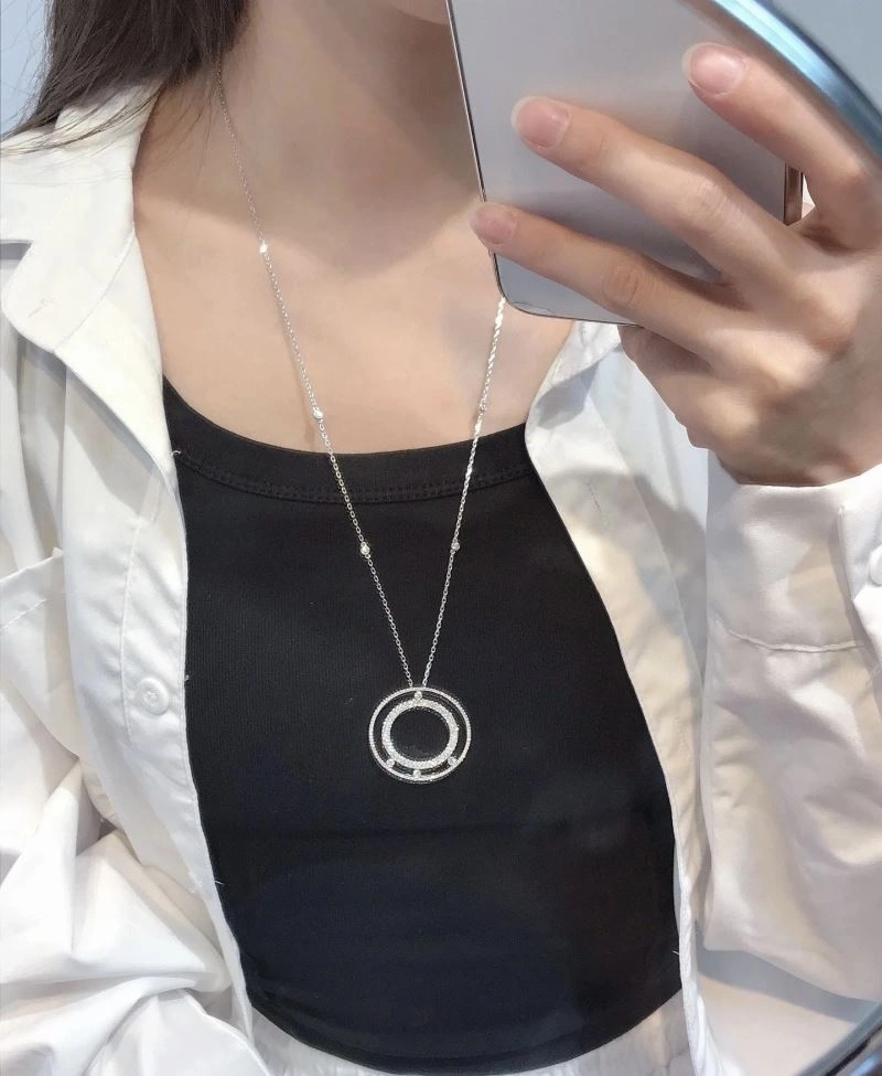 Sophisticated Messika Necklaces 211151