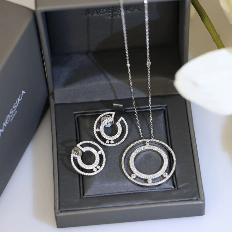 Sophisticated Messika Necklaces 211151