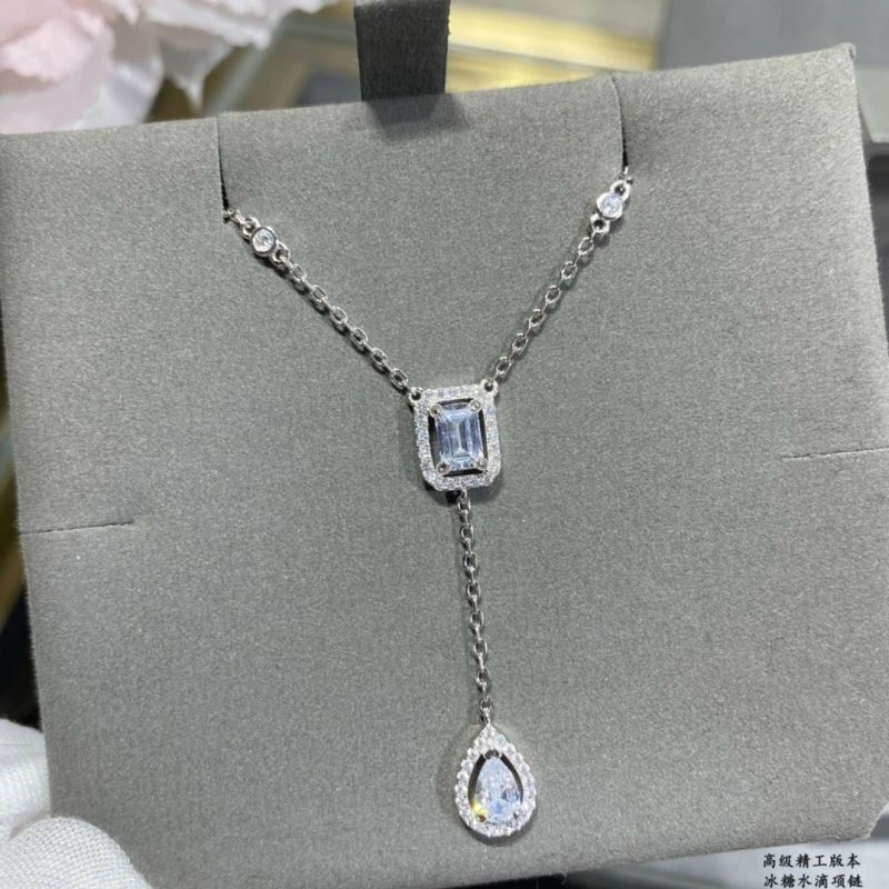 Messika Necklaces FreshLook 211150