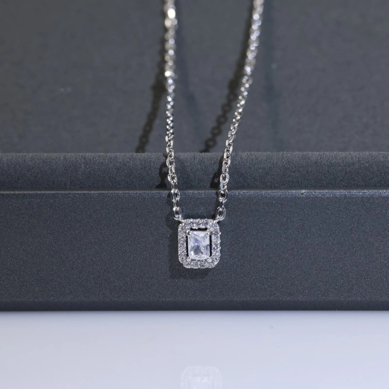 Lightweight Messika Necklaces 208580