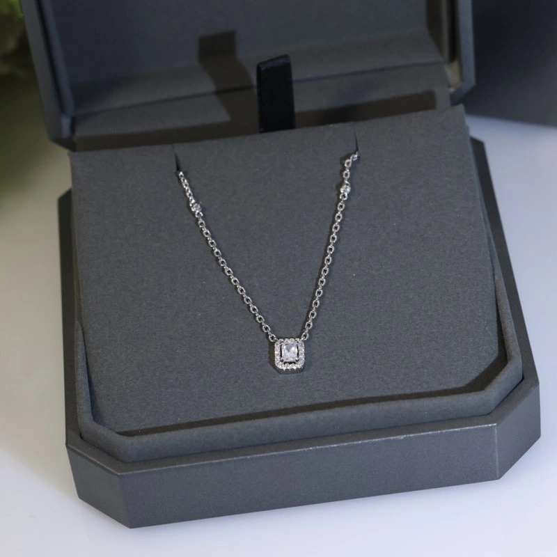 Lightweight Messika Necklaces 208580