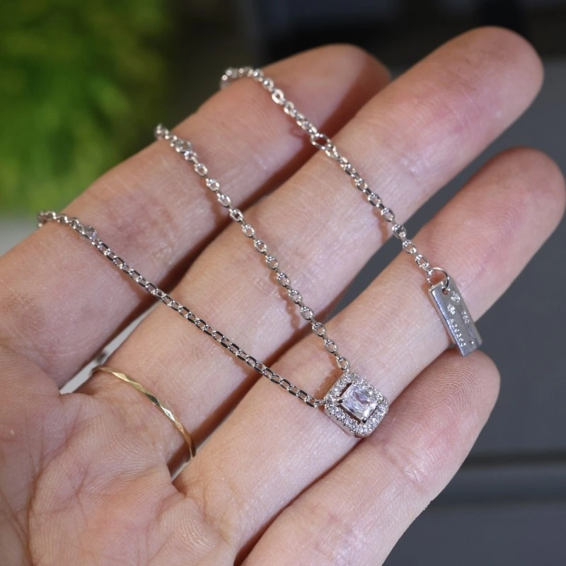 Lightweight Messika Necklaces 208580