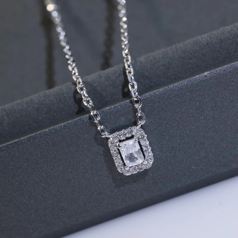 Lightweight Messika Necklaces 208580
