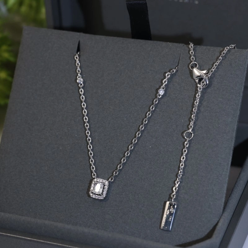 Lightweight Messika Necklaces 208580