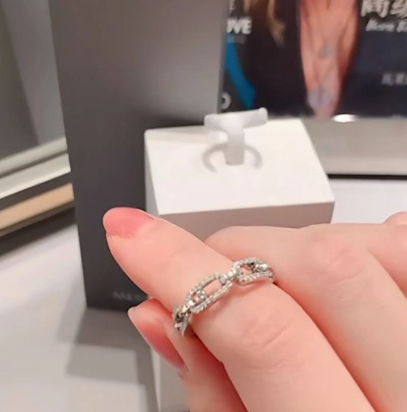 WellDesigned Messika Rings 213866