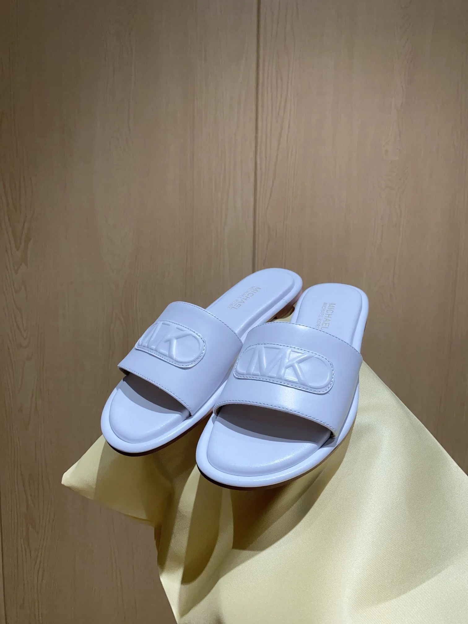 SunProtective Michael Kors Sandals 7604