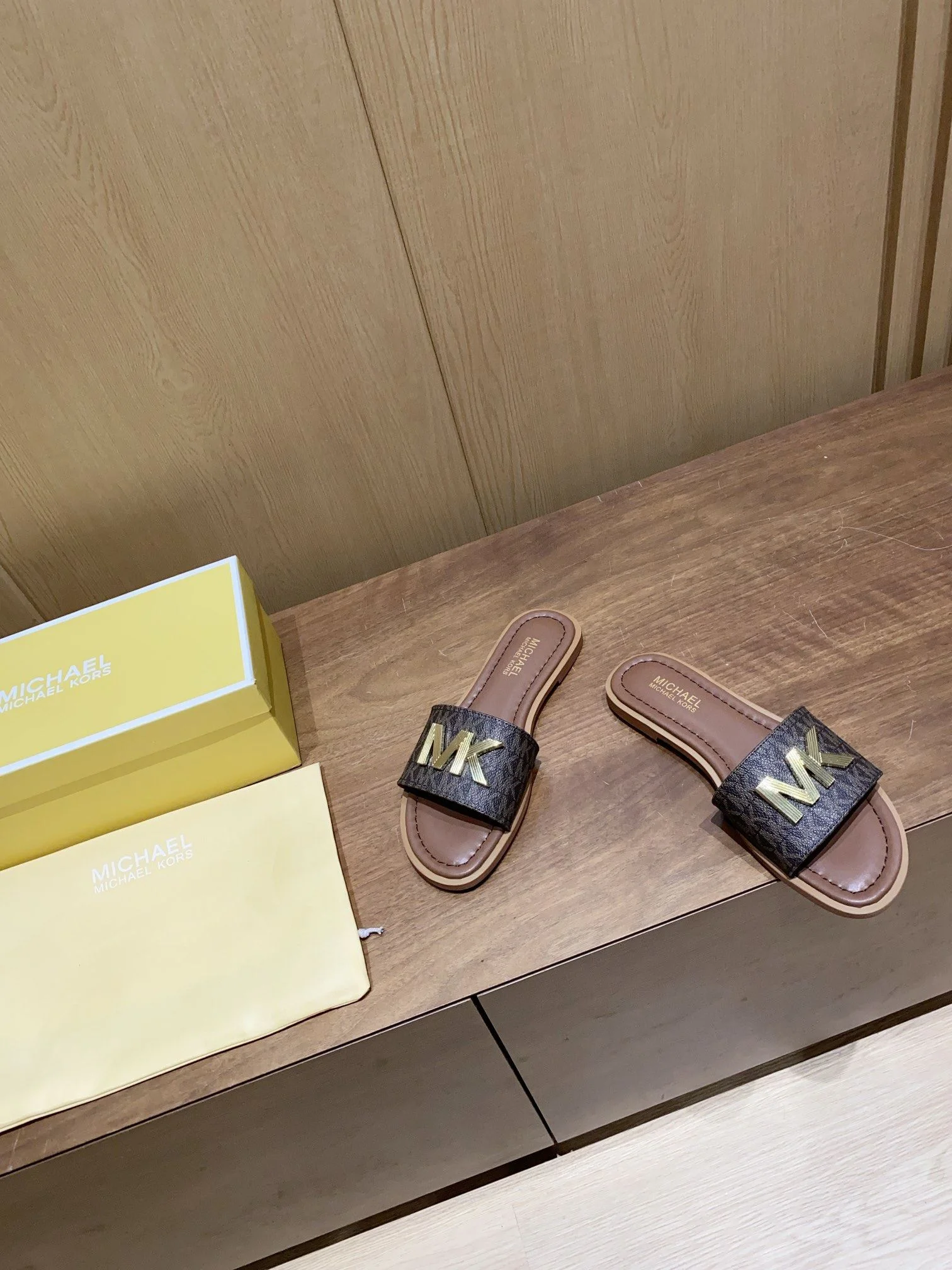 Michael Kors Sandals Elegant 7601