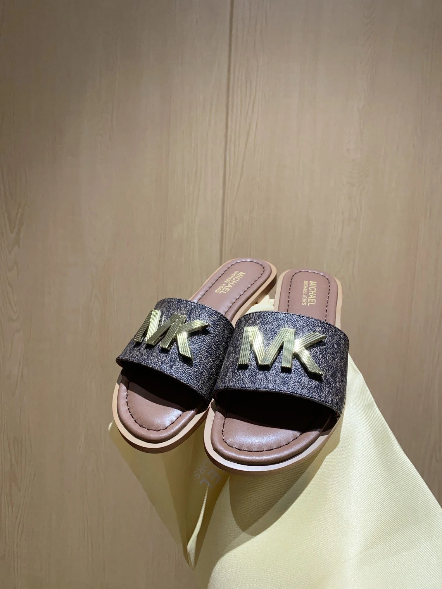Michael Kors Sandals Elegant 7601
