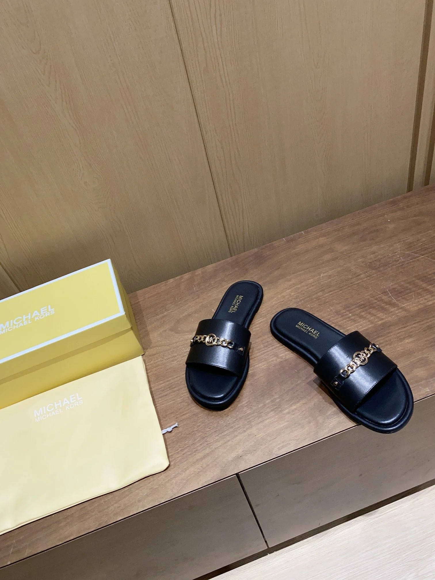 Original Michael Kors Sandals 7650