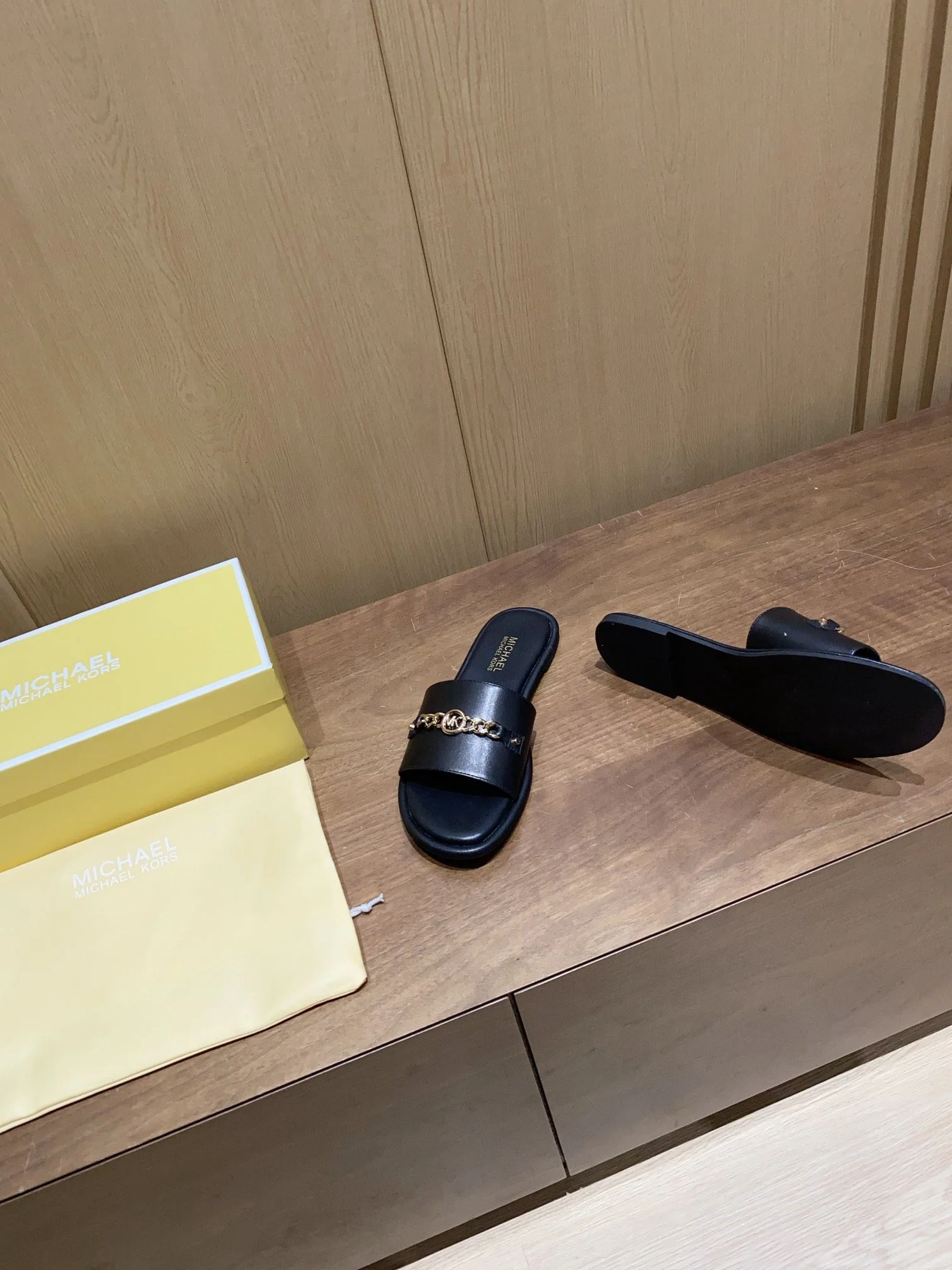Original Michael Kors Sandals 7650