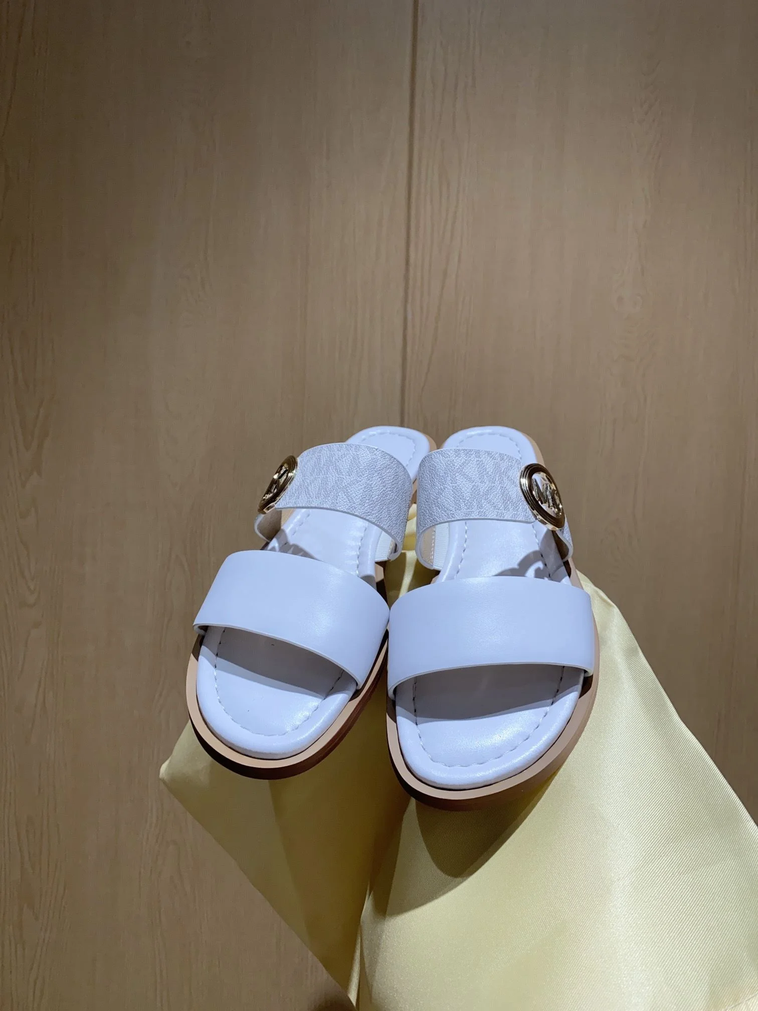 Lightweight Michael Kors Sandals 7571
