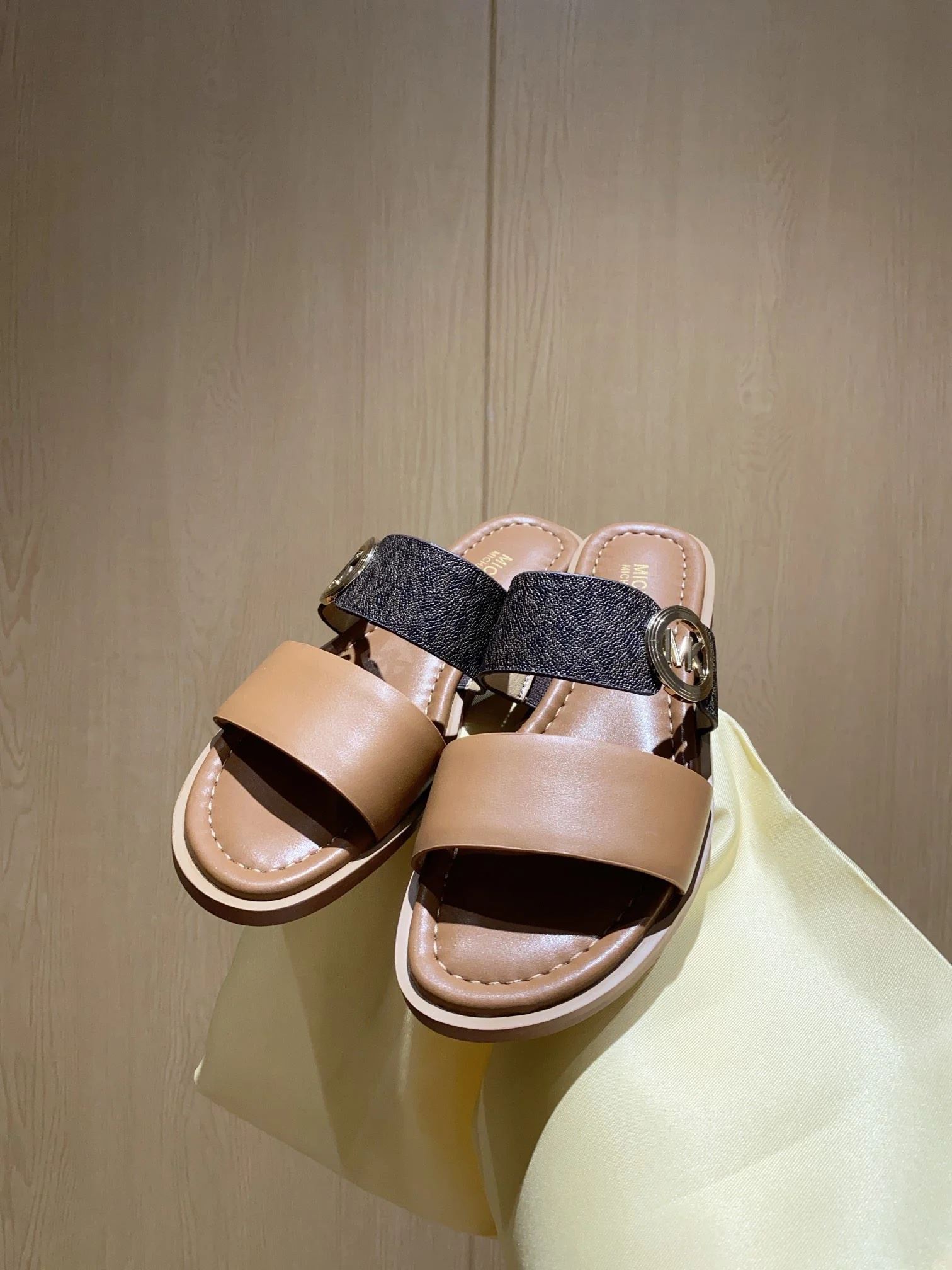 Resilient Michael Kors Sandals 7587