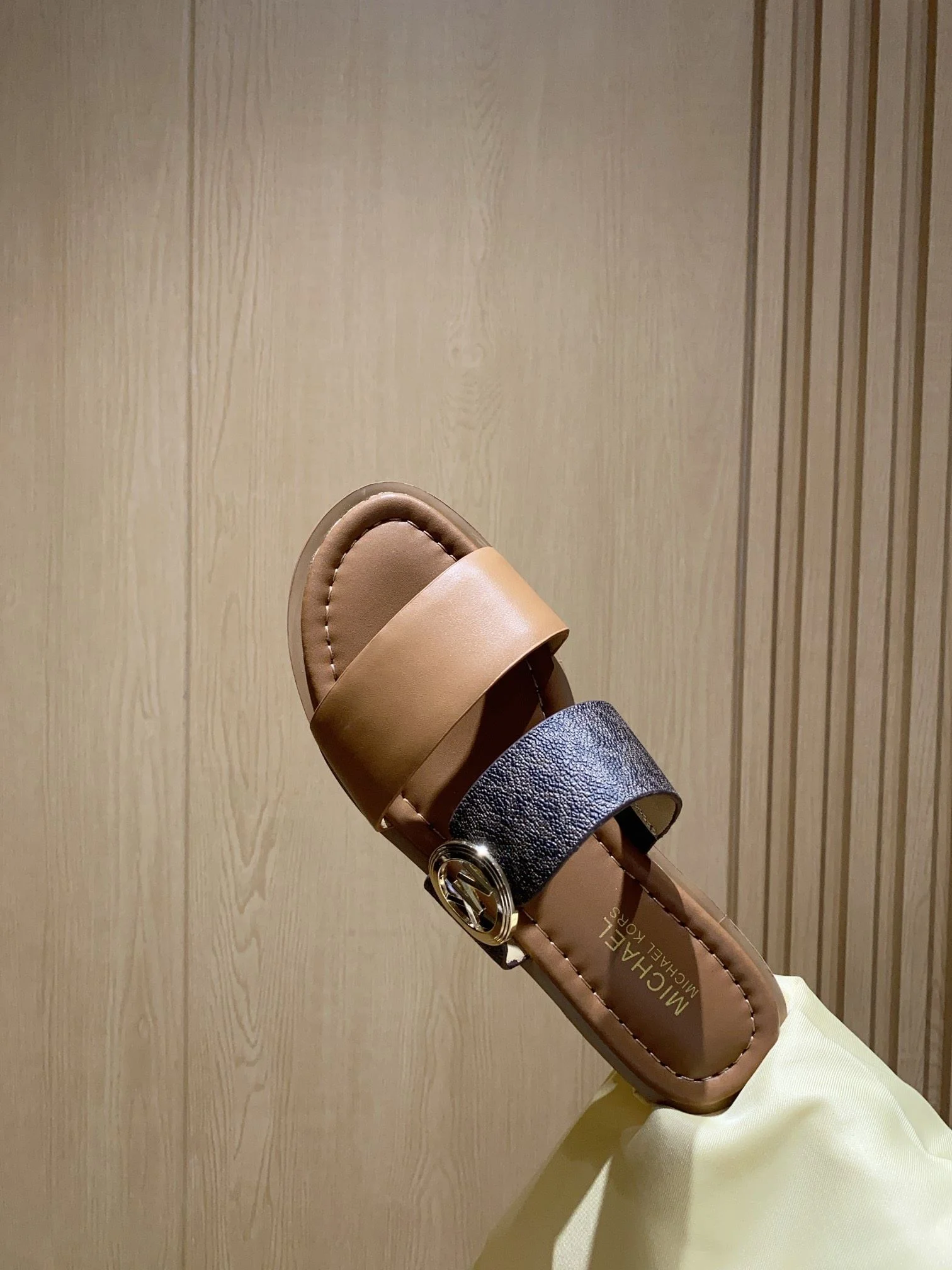 Resilient Michael Kors Sandals 7587